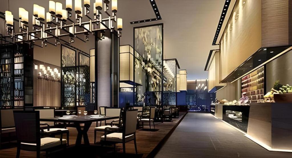 Wyndham Grand Plaza Royale Huayu Chongqing Hotel Exterior photo